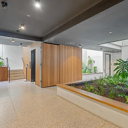 Green Living Luxury Melbourne Exterior photo